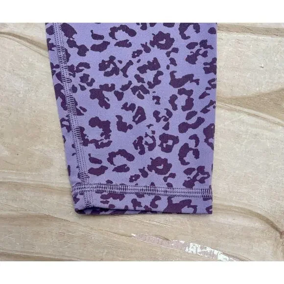 Athleta Straight‎ Leg Tights Yoga Pants Women's Animal Print Purple Sz. Medium M